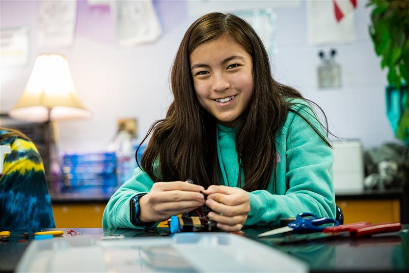Heritage Middle students in a STEM class